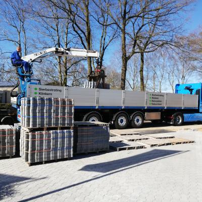 H-Profielen lossen op pallets
